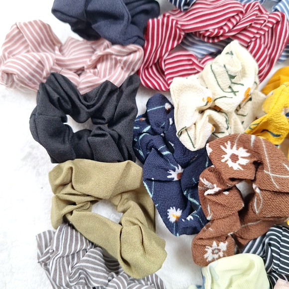 Hair Scrunchies Variety Of Colors Lot of 20 - Picture 4 of 4